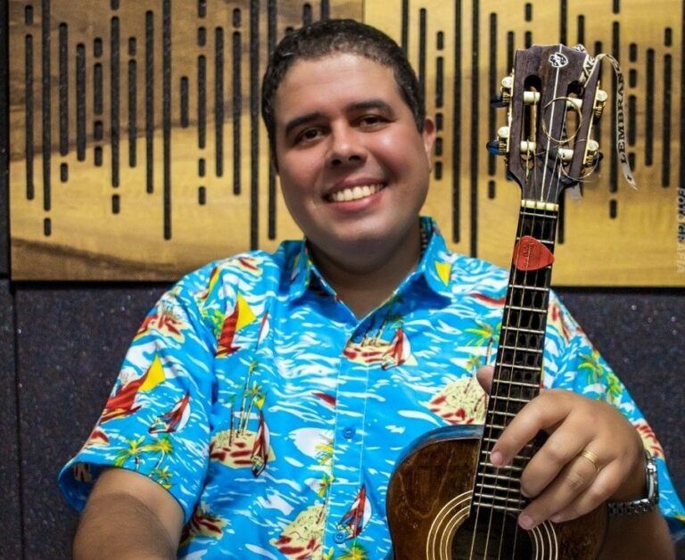 Show com Rogerinho do Cavaco na 4ª Festa da Palmeira Juçara