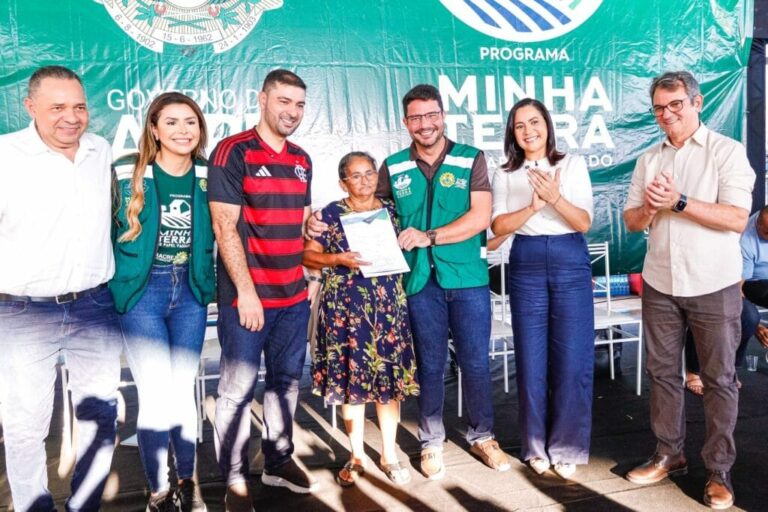 Governo do Estado entrega 656 títulos definitivos em Cruzeiro do Sul