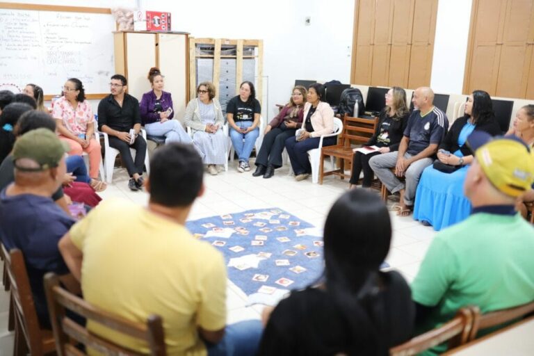 Central de Referência realiza encontro com famílias na Escola Pedro Martinello