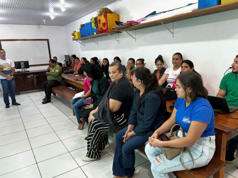 Estado promove formação ampliada sobre condicionalidades do Bolsa Família em Santa Rosa do Purus