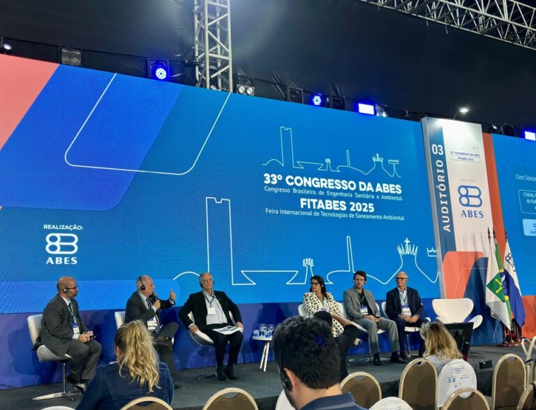 Adasa marca presença no 33º Congresso da ABES 