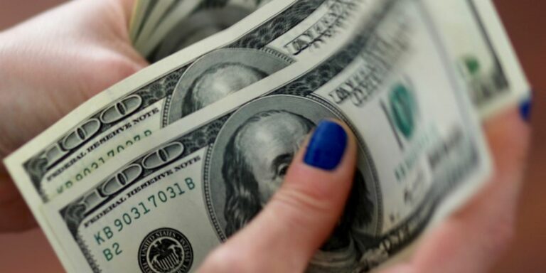 Dólar cai para R$ 5,42 e fecha no menor valor desde 19 de agosto