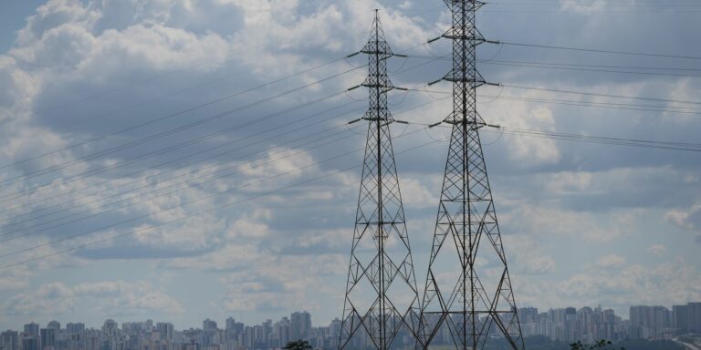 Nova MP tenta evitar alta na conta de luz após derrubada de vetos