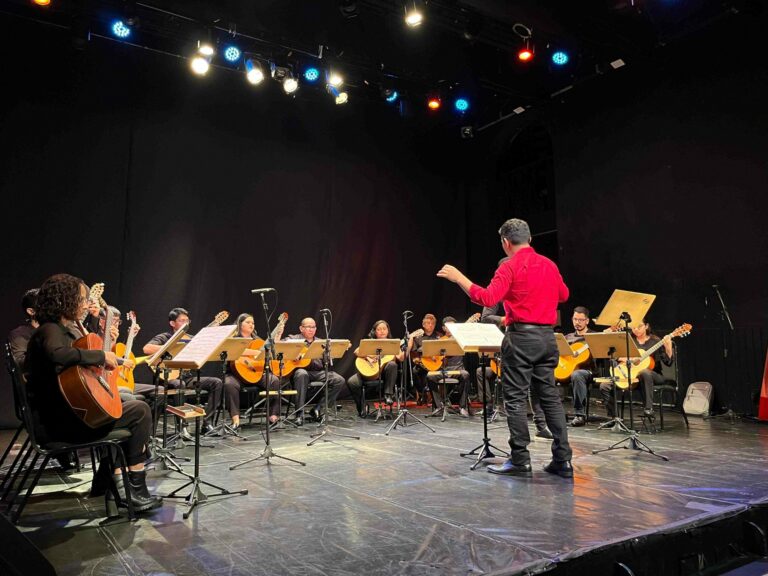 “Amor em Canções”: Camerata de Violões e Canto Popular encantam o público em concerto no Teatro da Instalação