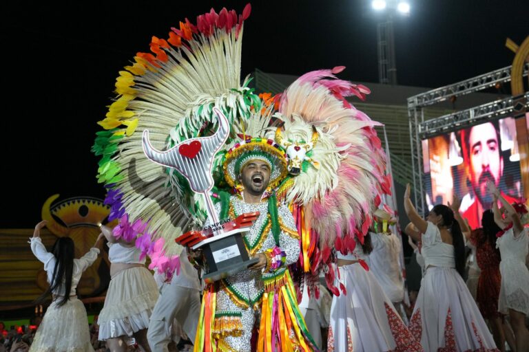 Garantido celebra 33º título com festa no Sambódromo e despedida de item oficial