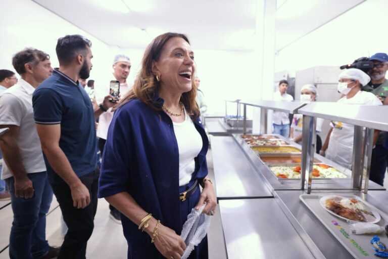 Governa entrega reforma do Restaurante do Bem de Jaraguá