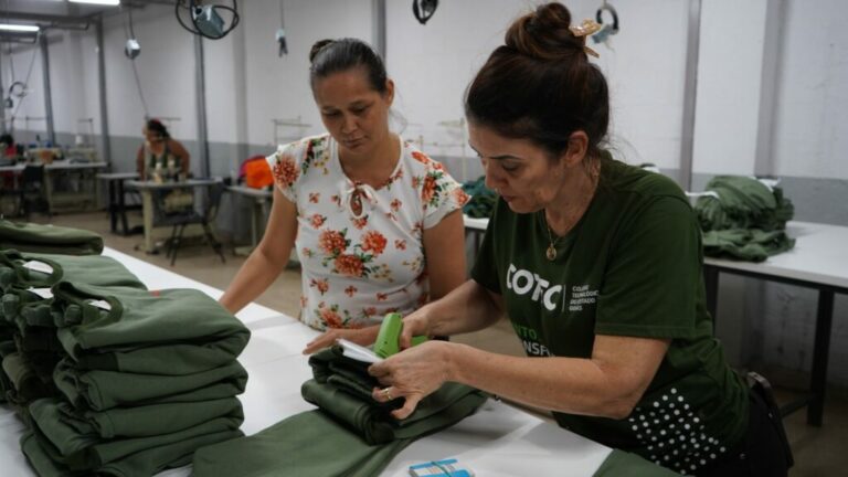 Retomada doa moletons infantis a entidades filantrópicas e Cras de 11 cidades goianas