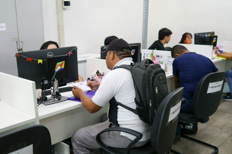 Sine Amazonas divulga 233 vagas de emprego para esta quarta-feira