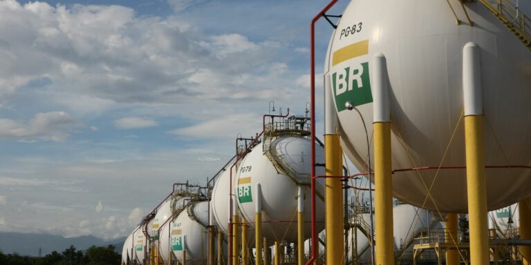 Petrobras reduz em 14% preço do gás natural para distribuidoras
