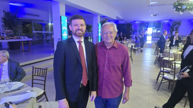 Adasa marca presença na posse da nova diretoria da Aesbe