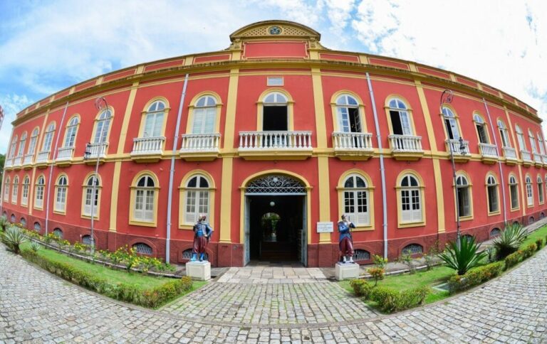 Palacete Provincial sedia encontro gratuito de fãs de K-pop com foco nas 4ª e 5ª gerações