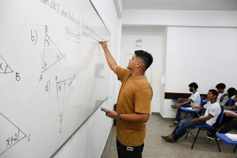 Secretaria de Educação convoca mais 117 candidatos do PSS para a capital, interior e áreas indígenas do Amazonas