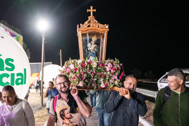 Fé: imagem de Nossa Senhora d’Abadia chega ao CAR Muquém