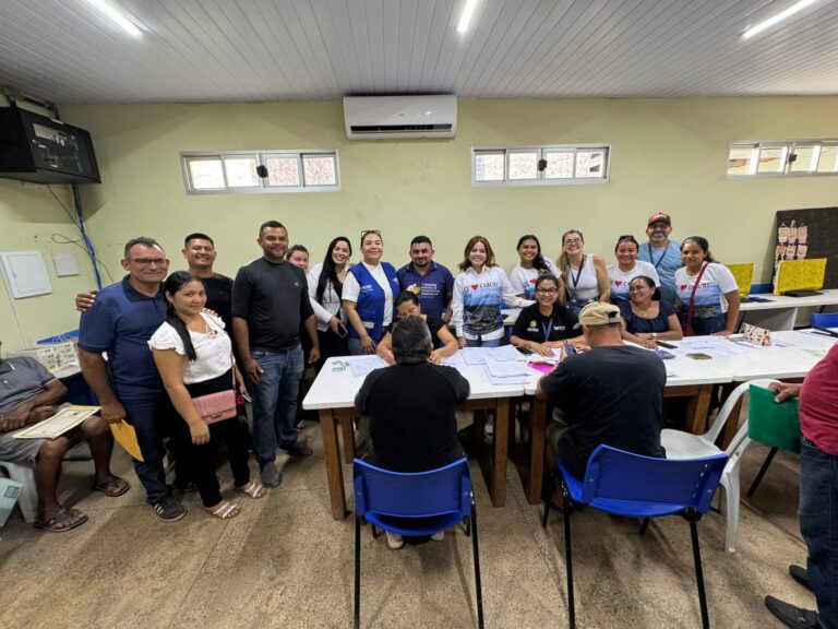 Sect atende 208 famílias em mais uma etapa de regularização fundiária em Caburi, em Parintins