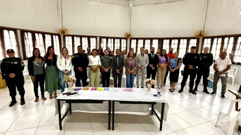 Semulher realiza formação da rede de atendimento à mulher em Capixaba