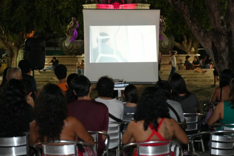 Cinema de Arte de Rua: Produções amazonenses são exibidas gratuitamente na Praça do Congresso