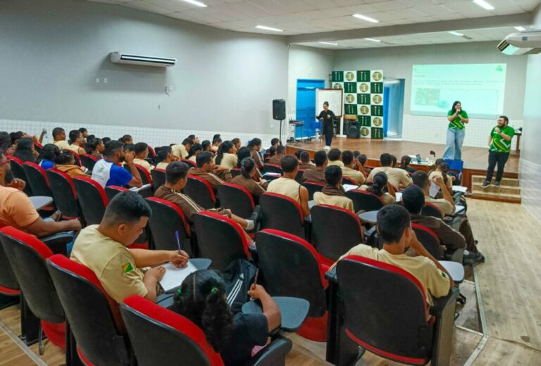 Educação do Acre realiza aulão preparatório para reforçar aprendizagem e sensibilizar estudantes sobre o Saeb