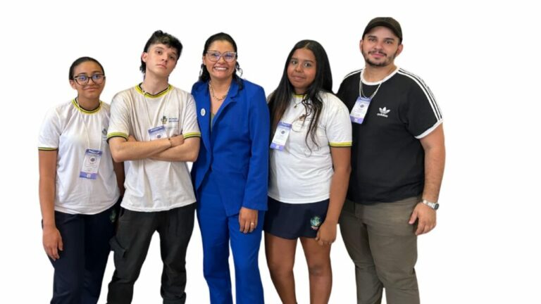 Alunos de Cepi de Anápolis são premiados pela criação de smartwatch sustentável