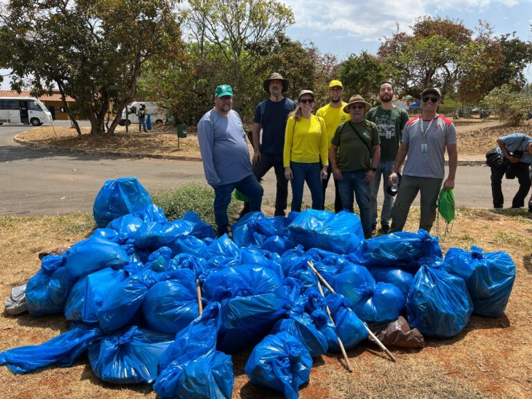 Ação ambiental no Parque Ecológico Sucupira mobiliza Planaltina
