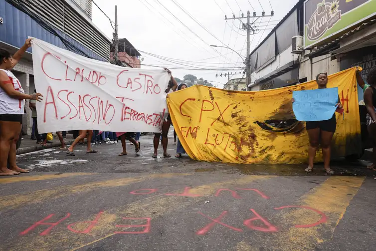 Rio de Janeiro (RJ), 29/10/2025 - Moradores protestam contra execuçoes na comunidade da Vila da PenhaOperação Contenção.
Foto: Tânia Rêgo/Agência Brasil
