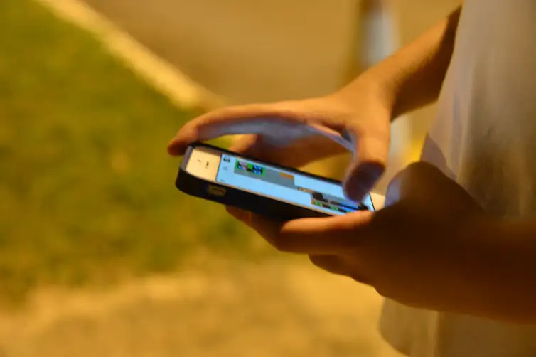 Com o aumento do uso da internet por adolescentes o compartilhamento de fotos íntimas  se tornou um perigo para muitos jovens que não medem os riscos dessa exposição