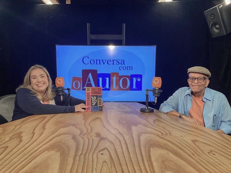 Rádio MEC Rio de Janeiro (RJ), 12/11/2025 – Escritor e compositor Nei Lopes é entrevistado no Conversa com o Autor.
Foto: Rádio Mec