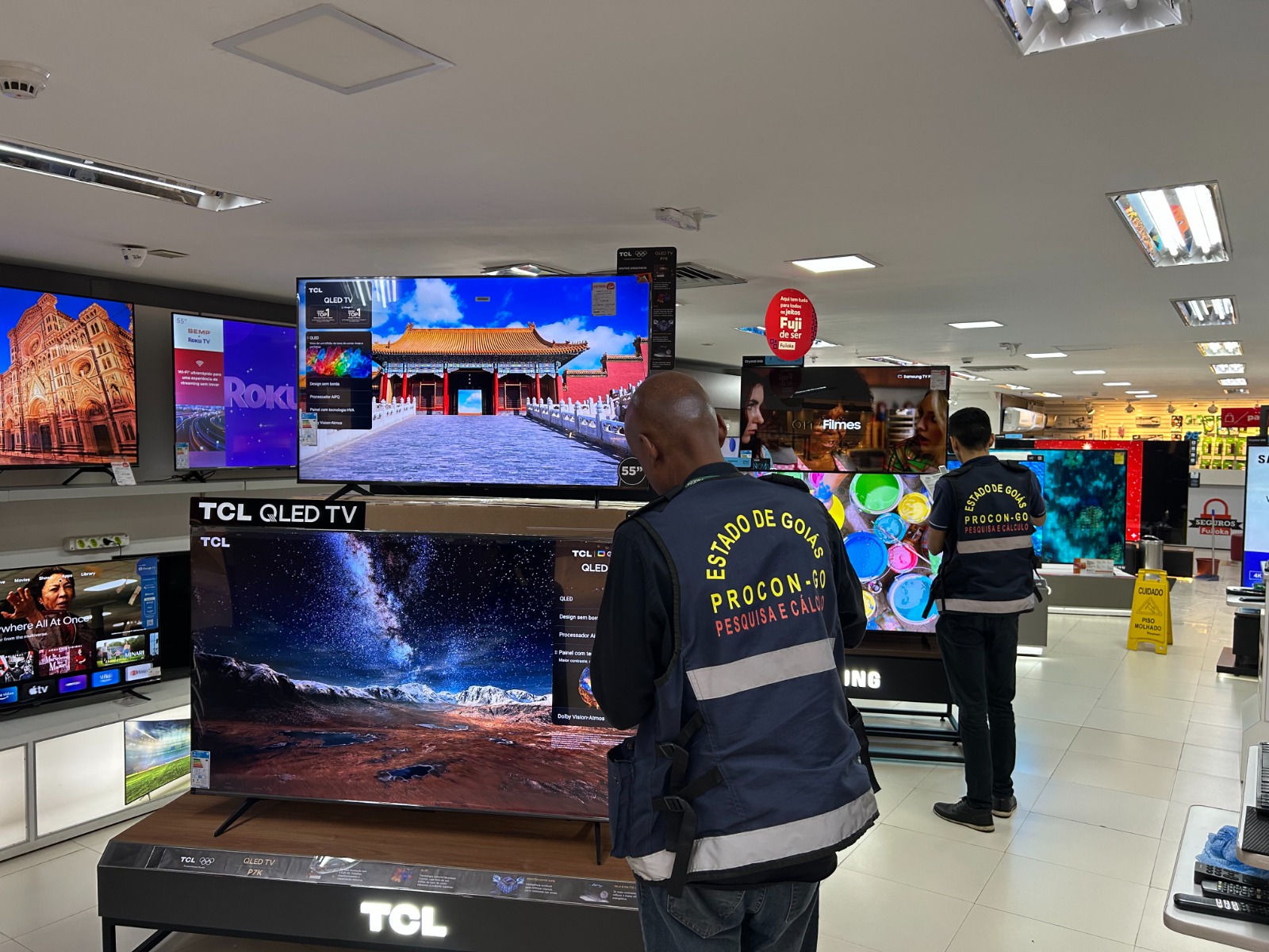 Vai às compras para o Natal? Então fique atento! Procon aponta variação de até 226% em preços  do mesmo produto 