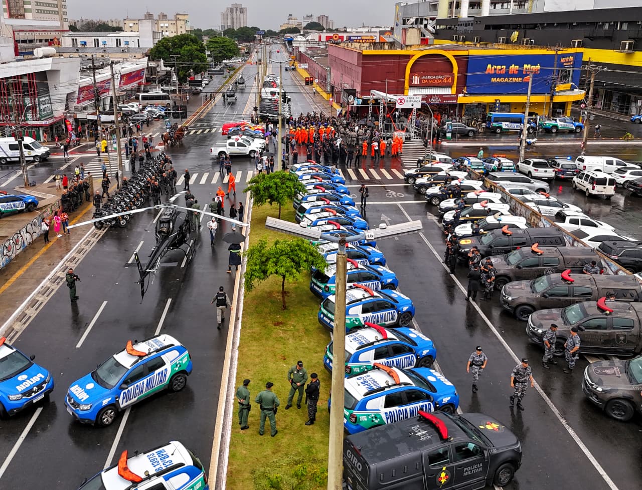Helicóptero reforça segurança na Operação Natal Seguro