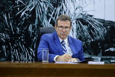 Advogado Paulo Roque falando