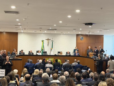 Foto da mesa de autoridades do evento