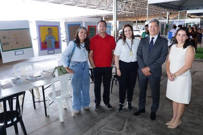 2º vice-presidente com a equipe do TJDFT