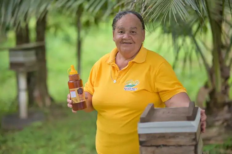 Paraupebas - Pará 19/04/2026 - Ana Alice de Queiroz, uma das fundadoras da Associação Filhas do Mel da Amazônia (AFMA). Foto: Washington Alves/ Ligth Press