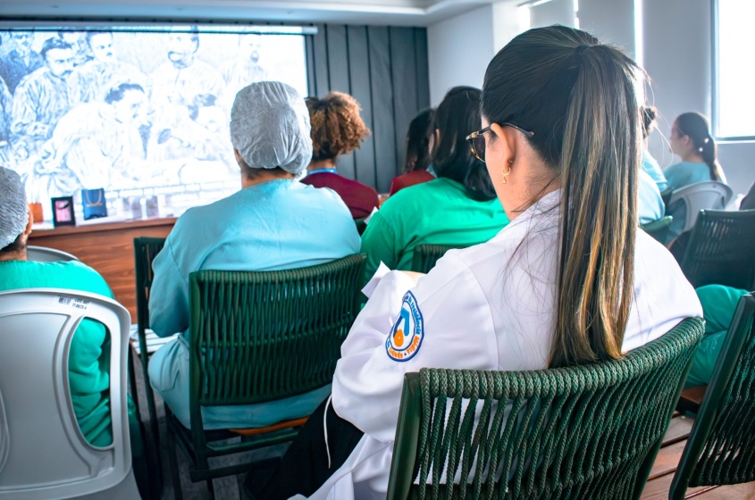 Colaboradores de diferentes áreas se reuniram em momento de aprendizado e conscientização. Foto: David Silas/Ascom Maceió Saúde