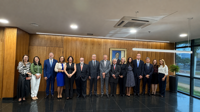 Autoridades durante cerimônia