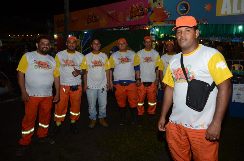 Victor Hugo e seus colegas de equipe. Foto: Beto Macário/ Secom Maceió