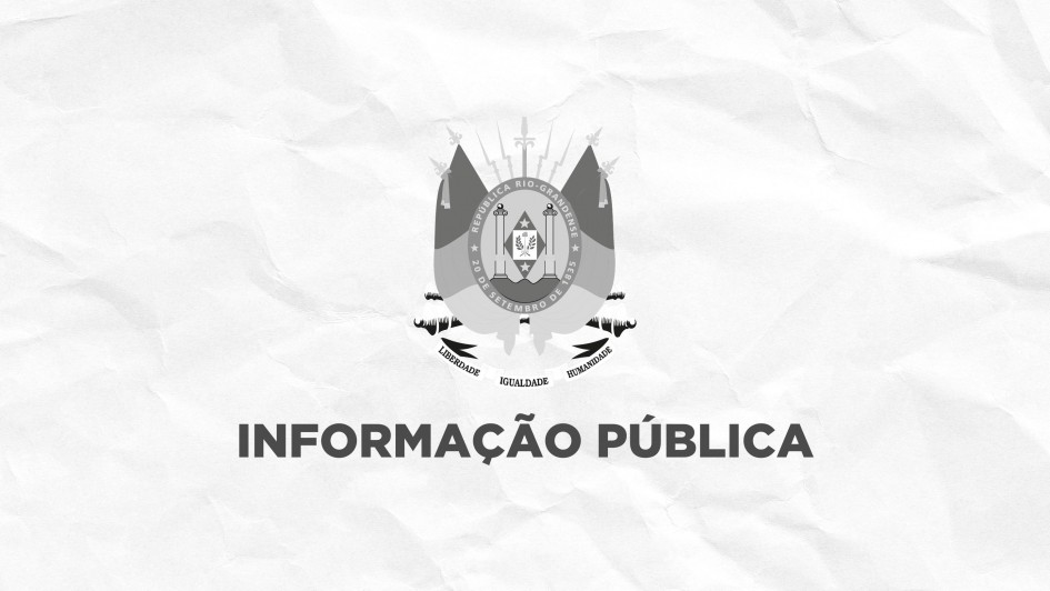 Card com fundo branco em textura de papel amassado. Ao centro, aparece o brasão do Estado do Rio Grande do Sul em tons de cinza, com espadas e canhões estilizados ao fundo. Abaixo do brasão, em destaque, está a frase "INFORMAÇÃO PÚBLICA" em letras maiúsculas, pretas e em negrito. A composição é minimalista, com bastante espaço em branco ao redor dos elementos centrais.