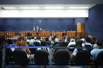 Alunos CEF 120 Samambaia com juiz