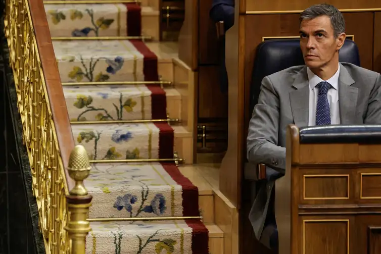 Primeiro-ministro da Espanha, Pedro Sánchez, durante votação no Parlamento espanhol, em Madri
2 de outubro de 2026 REUTERS/Violeta Santos Moura