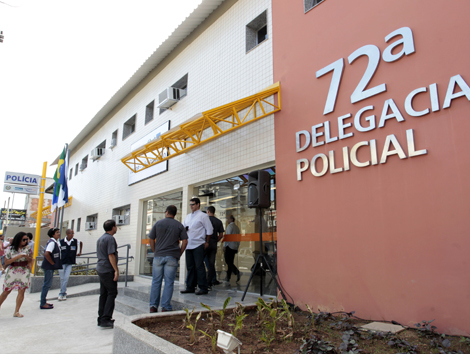 Delegacia prende acusado de receptação e associação ao tráfico de drogas em São Gonçalo