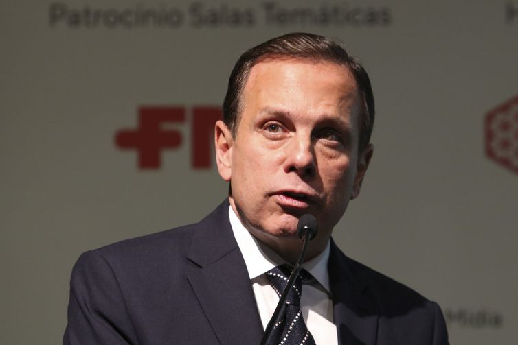 SP começa a ter declínio na curva de óbitos por covid-19, diz Doria