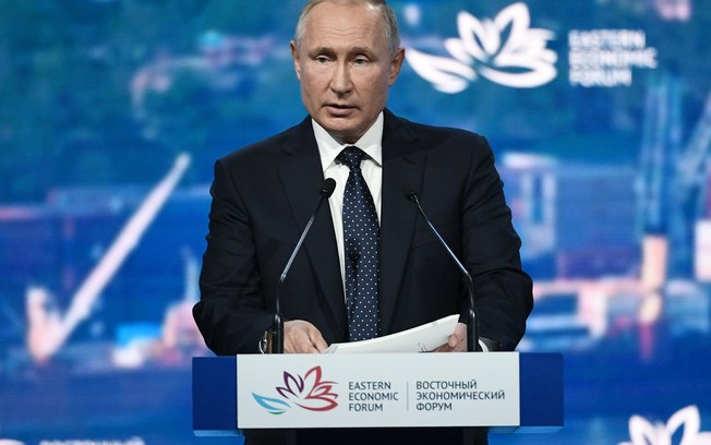 Russos aprovam referendo que pode manter Putin no poder até 2036