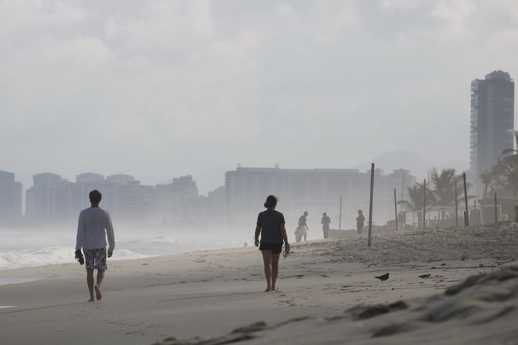 Ciclone do sul do país influencia clima do Rio e vai para o oceano