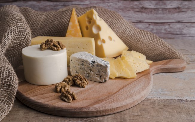 Pode queijo na dieta? Saiba como consumir o alimento da melhor forma