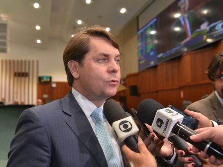Líder do Governo, Bruno Peixoto quer regulamentar a forma de gestão das unidades no Sistema Único de Saúde