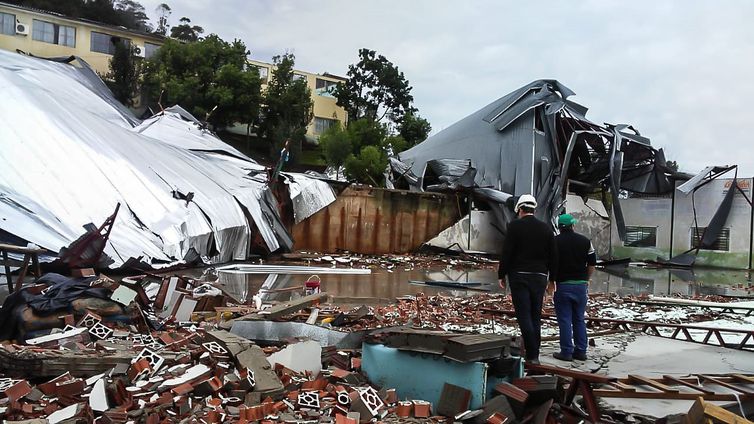 Defesa Civil levanta danos causados pela passagem de ciclone em SC