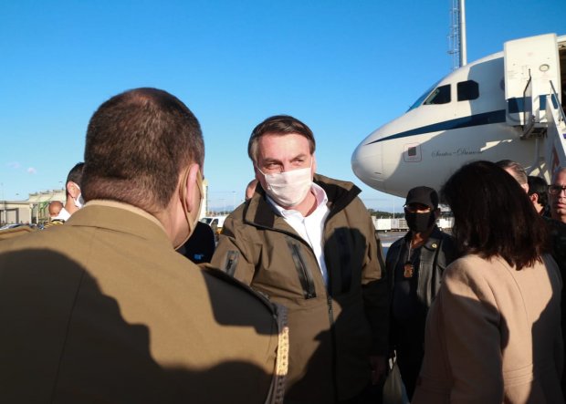 Ciclone em SC: Presidente Bolsonaro chega a Santa Catarina para sobrevoar áreas atingidas