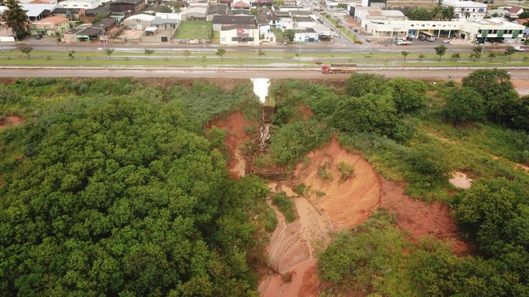 Obras para conter erosão existente há mais de 30 anos avançam em Tapurah