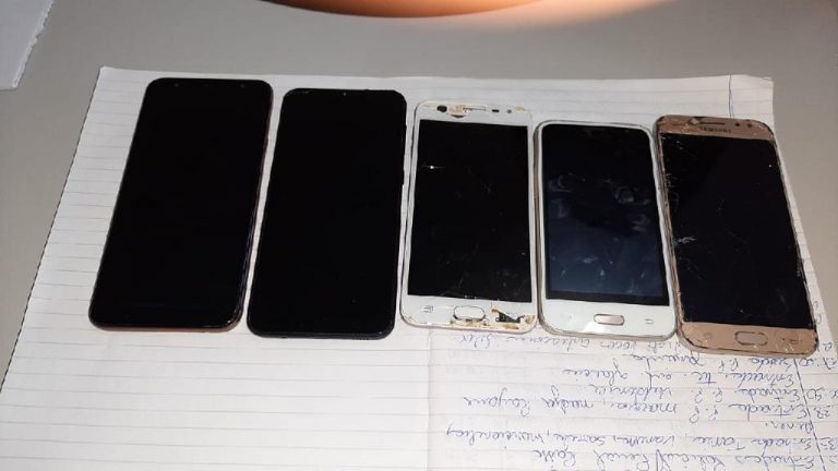 Cinco celulares são apreendidos na Penitenciária Feminina em Cuiabá