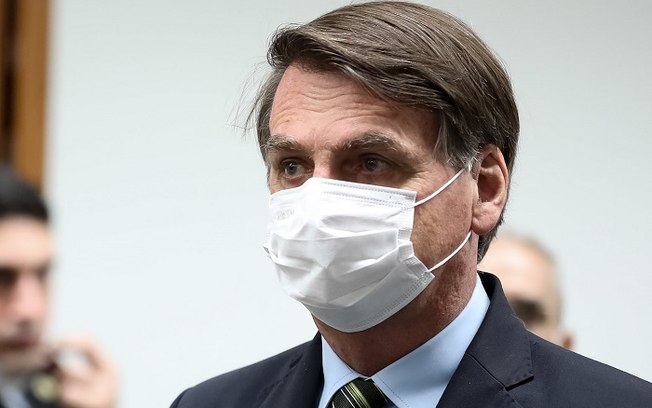 Bolsonaro veta uso obrigatório de máscara em presídios