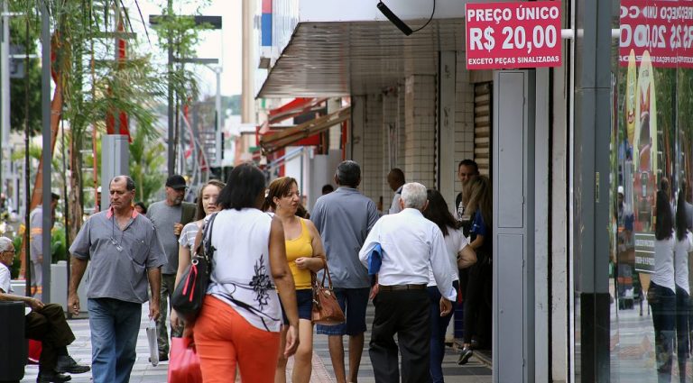 Sem sair dos 37% na taxa de isolamento social, MS amarga avanço de casos e mortes por coronavírus